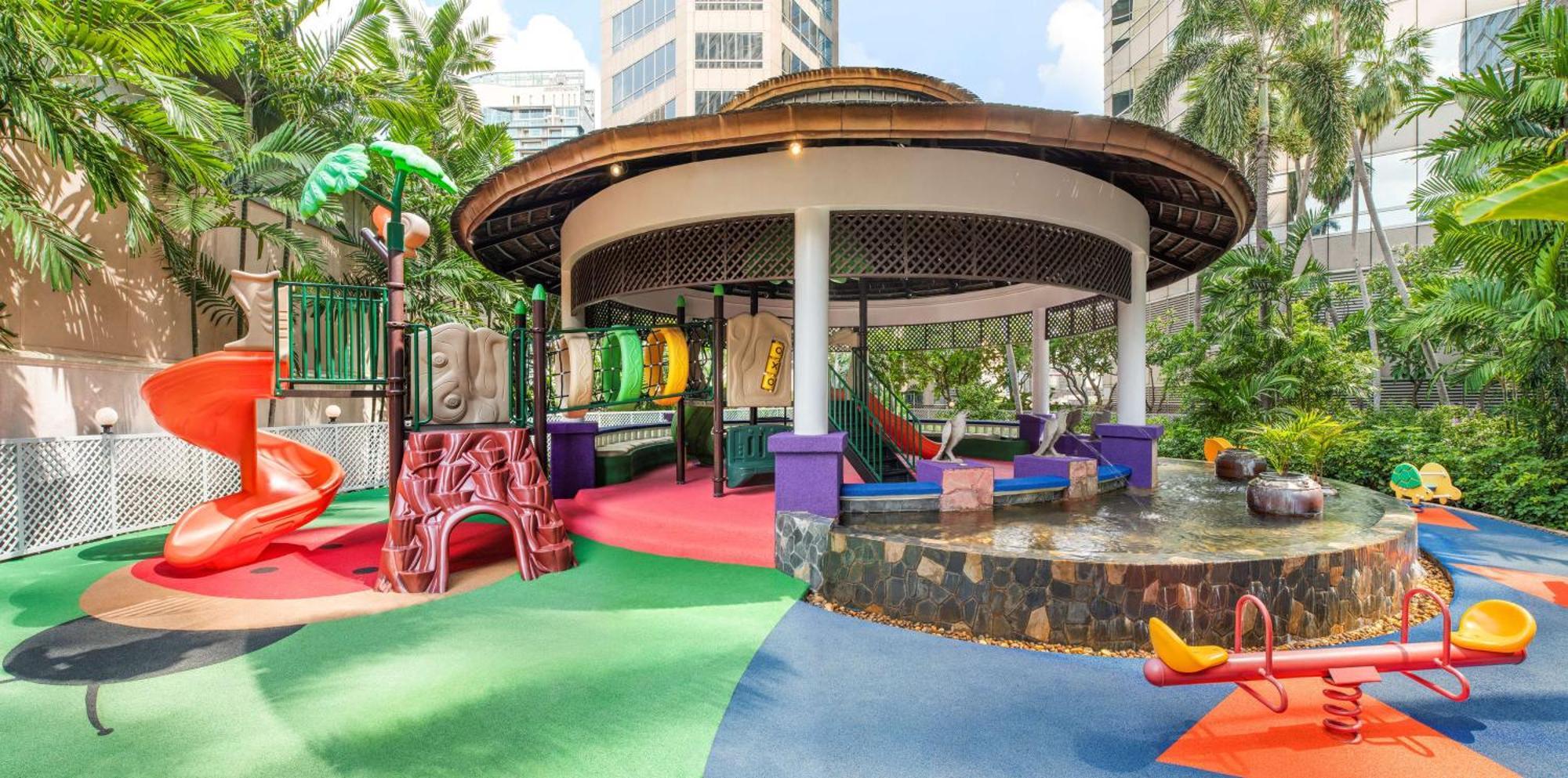 Отель Conrad Бангкок Экстерьер фото Playground